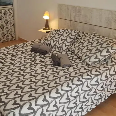 شقة Sunrise Studio, Garden View & Wifi Free *