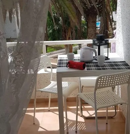 Sunrise Studio, Garden View & Wifi Free شقة