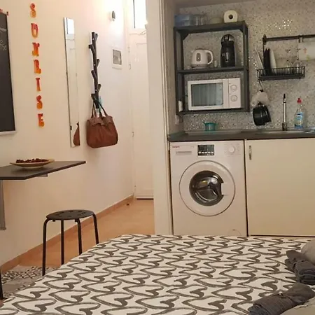 شقة Sunrise Studio, Garden View & Wifi Free *