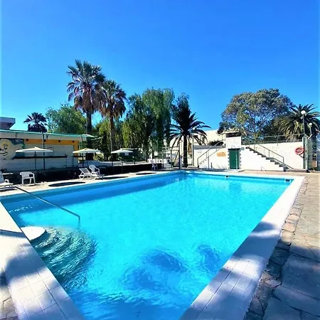 Sunrise Studio, Garden View & Wifi Free * طوستا ديل سيلونثيو